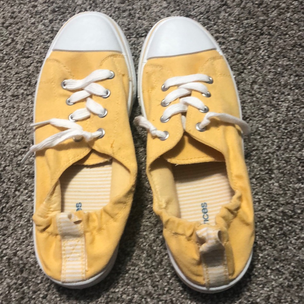 Yellow spring shoes